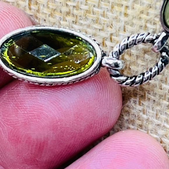 Trifari Vintage Green Chalcedony & Peridot Station Necklace 16” NWT - Picture 5 of 12